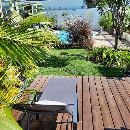 Joli Appartement, Piscine, Jacuzzi Sainte-Suzanne 外观 照片