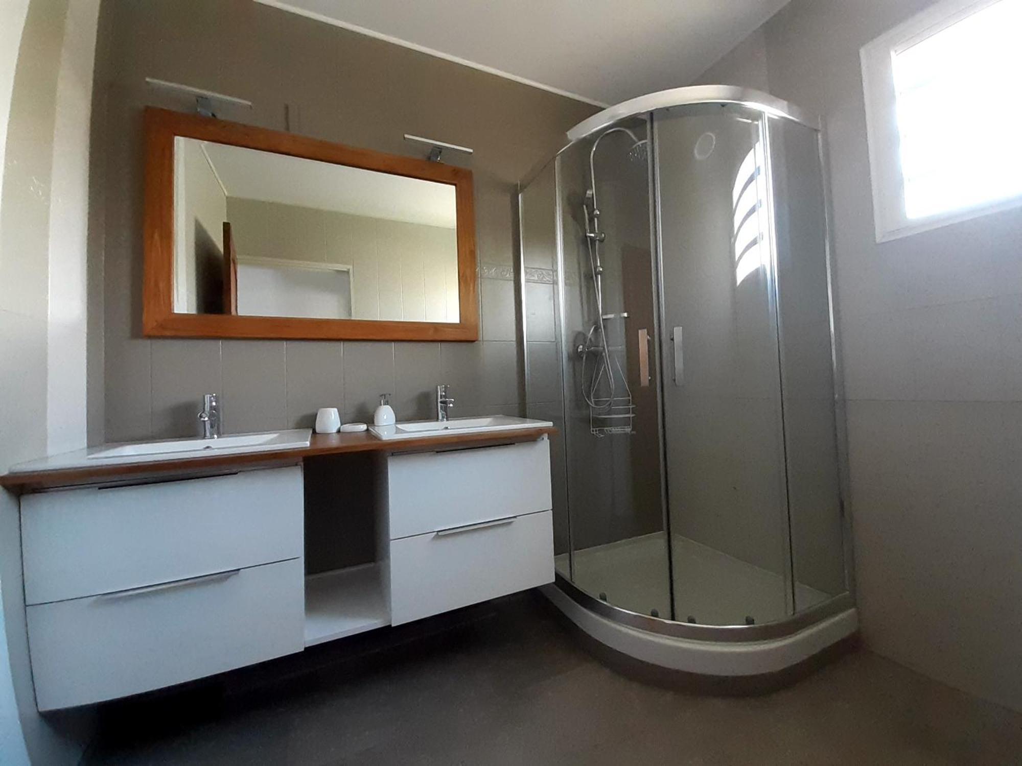 Joli Appartement, Piscine, Jacuzzi Sainte-Suzanne 外观 照片